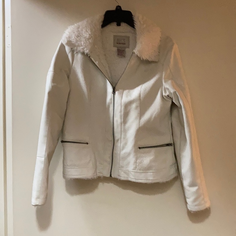 BKE OUTERWEAR LARGE